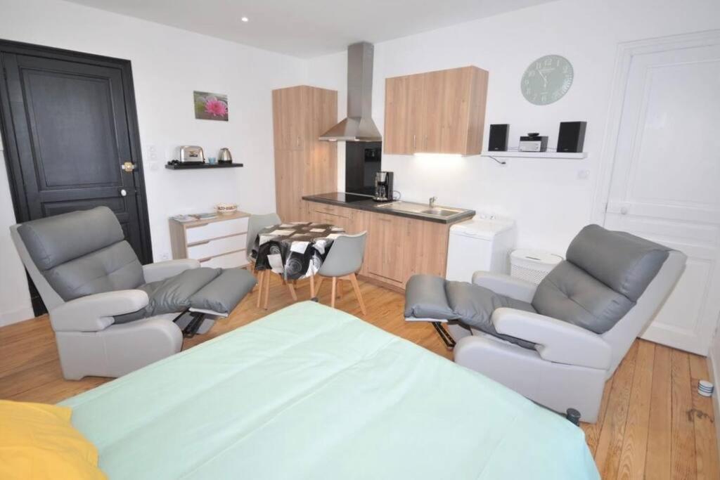 Studio Meuble 3 Etoile 236 Виттель Экстерьер фото